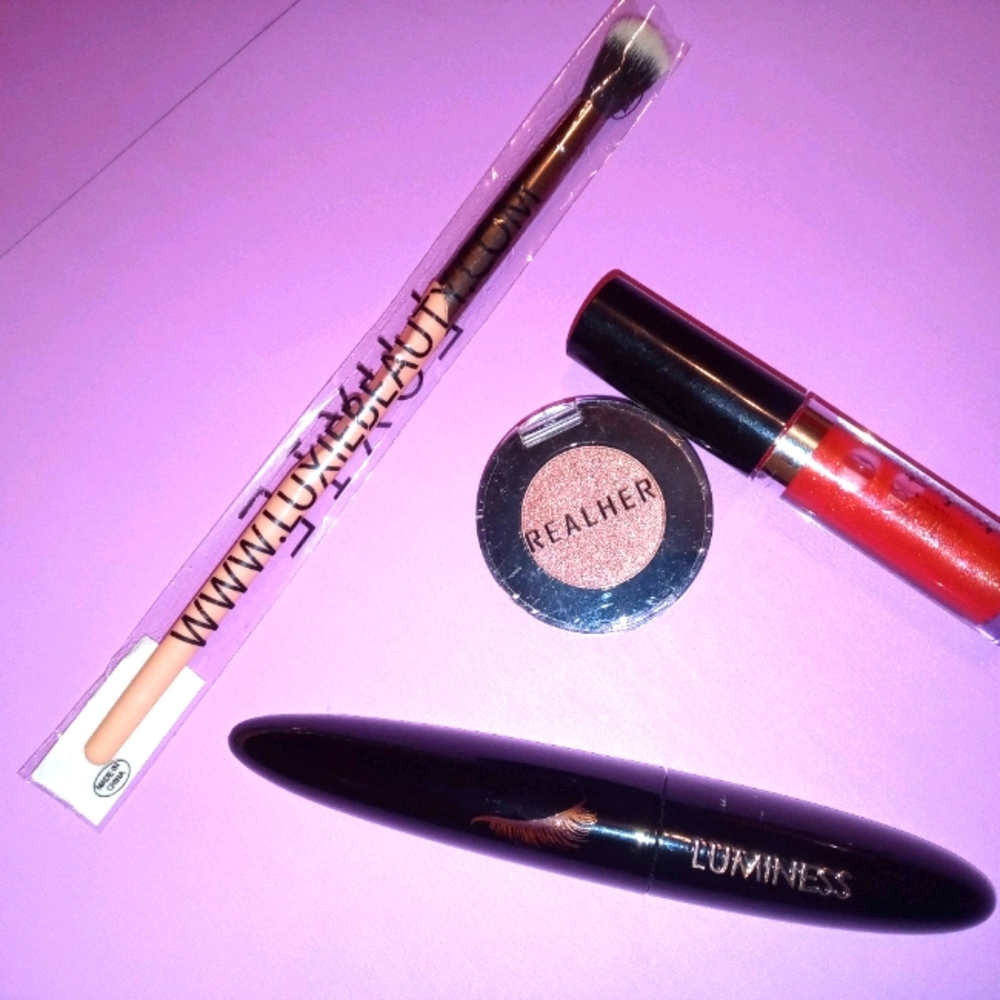 4 piece make up bundle